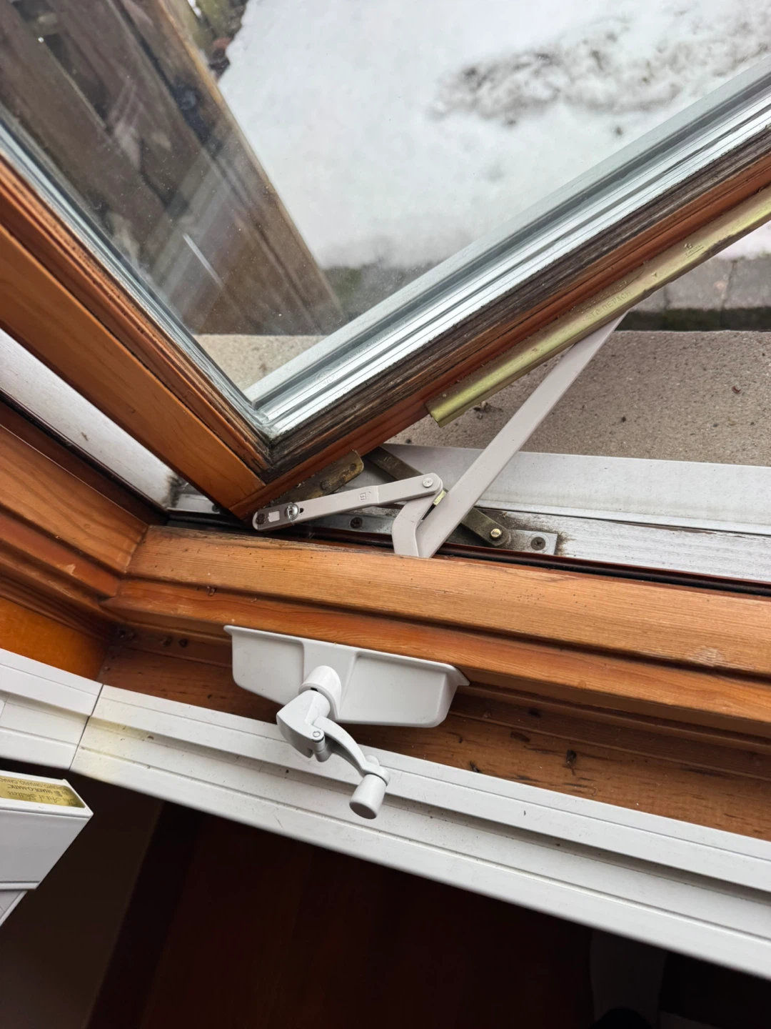 Ayla Window & Door Repairs - Window Crank Mechanism - photo 2