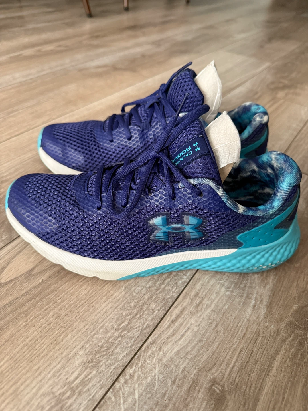 Under Armour Charged Rogue 3 Running Shoes - Size 7Y - photo 2