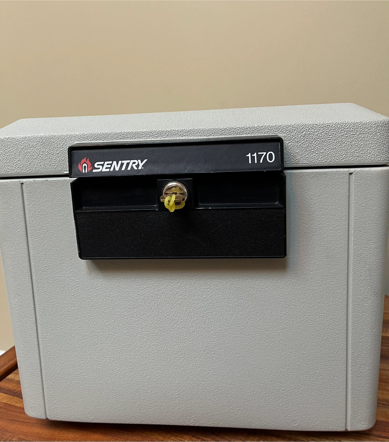 Sentry 1170 Storage Box/Safe - photo 5