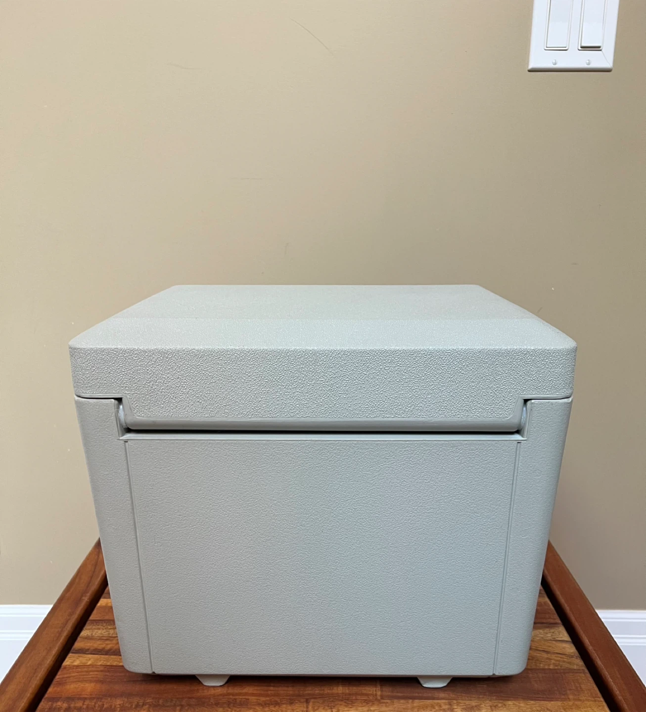 Sentry 1170 Storage Box/Safe - photo 4