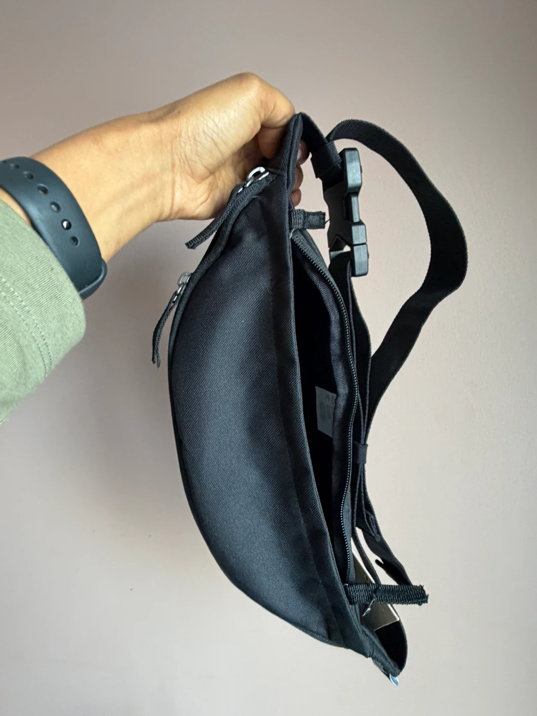 Nike Black Fanny Pack/Sling Bag - photo 3