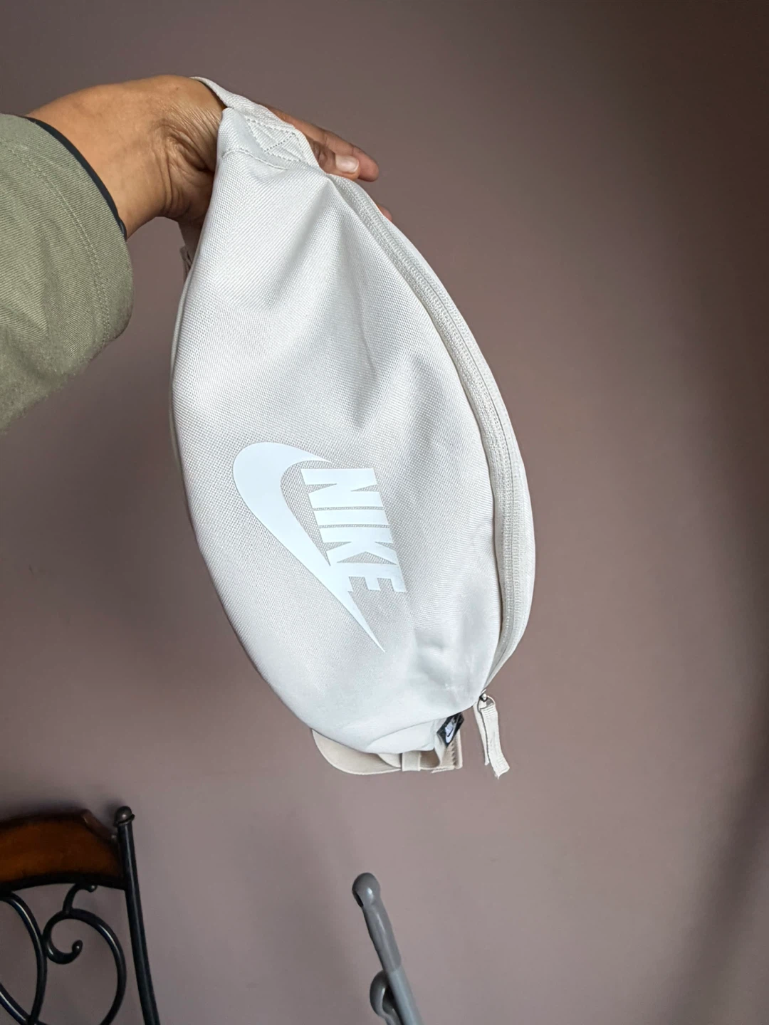 Nike Fanny Pack / Crossbody Bag - Light Grey