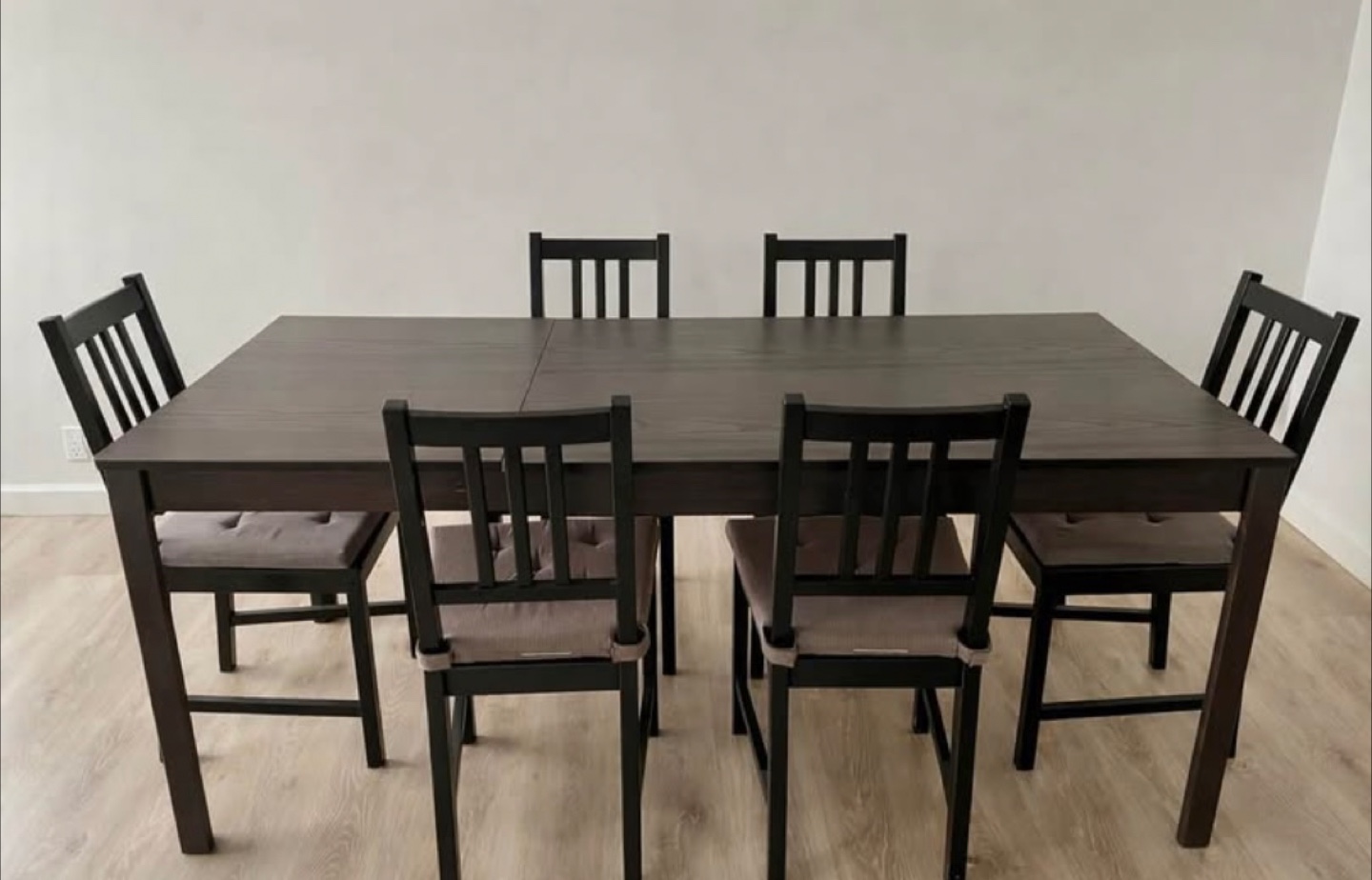 Can deliver—Ikea extendable table with 6 chairs and cushions.