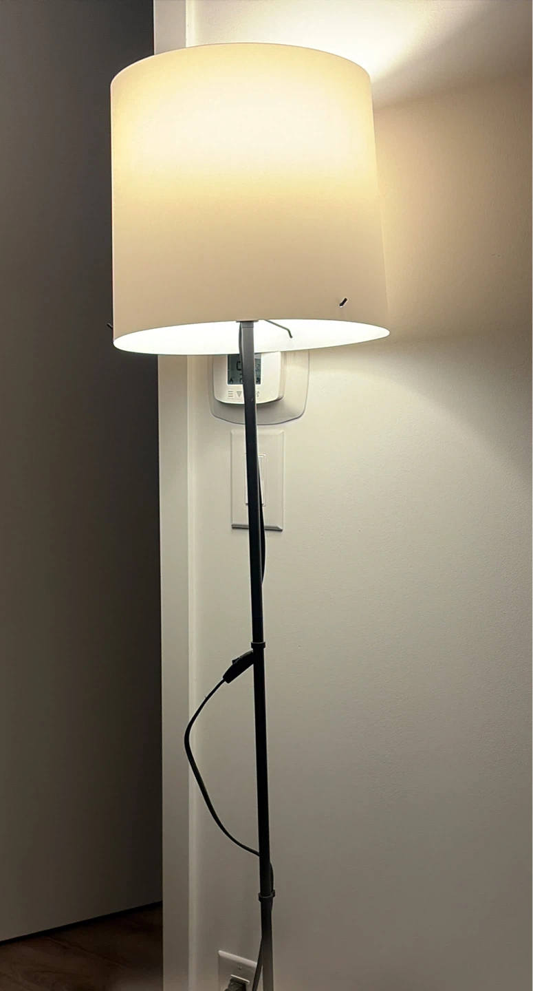 Black Floor Lamp with Cream Shade 🧡