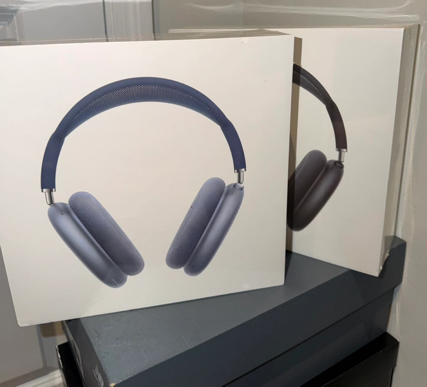 Apple AirPods Max Headphones with Smart Case
