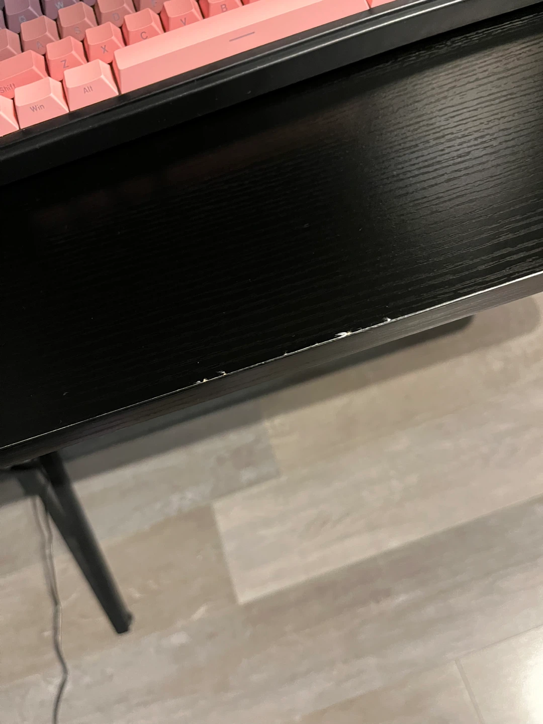 Desk - photo 5