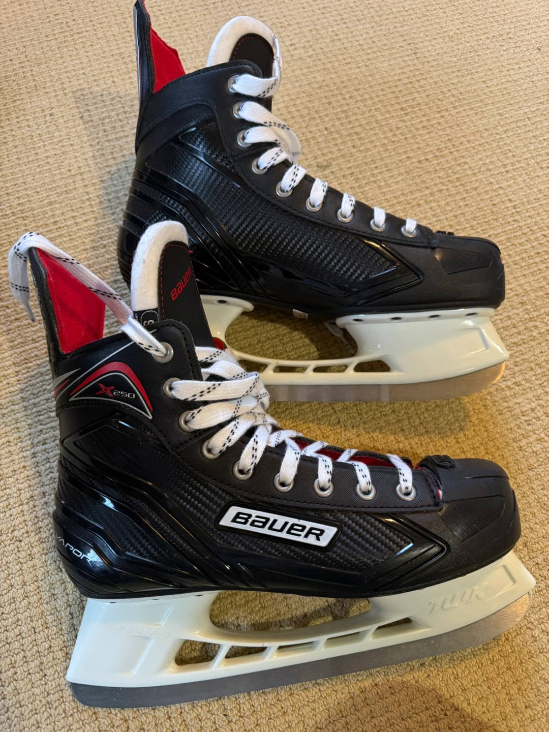 Bauer Vapor X250 Hockey Skates Size 9.5 – Like New