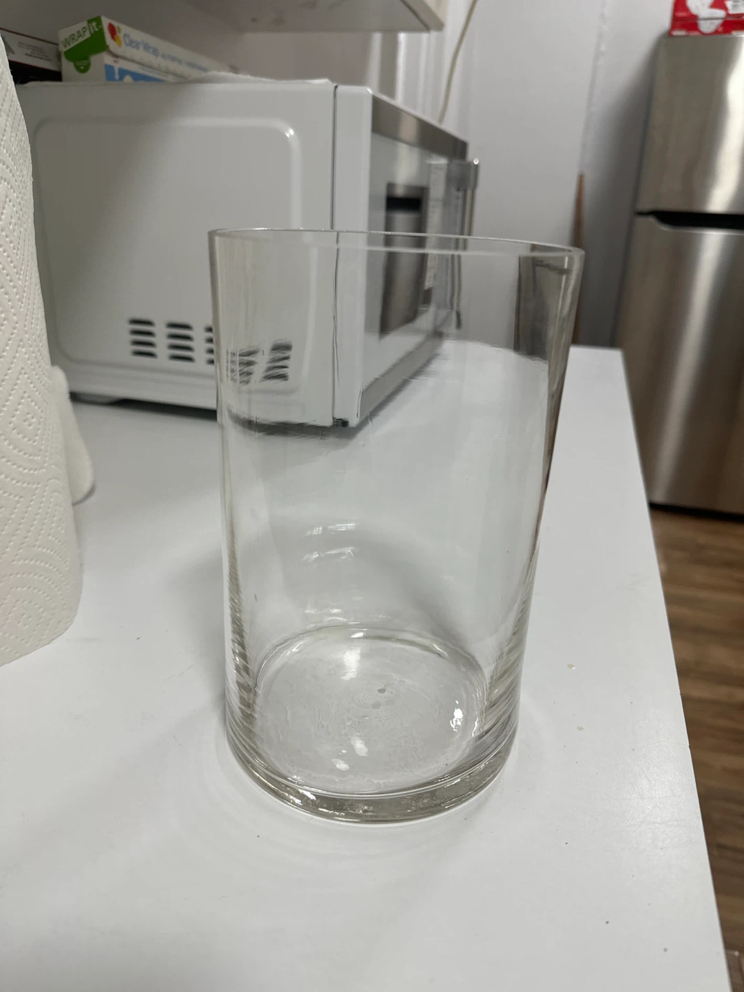 Set of 2 Clear Glass Vases - photo 2