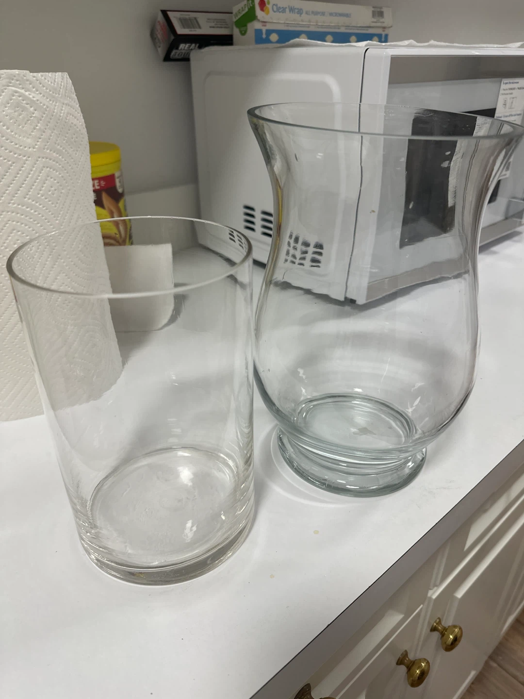 Set of 2 Clear Glass Vases