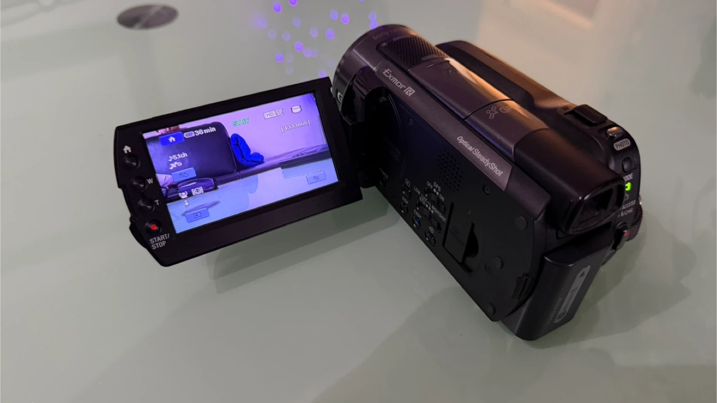 Sony HDR-XR520V Handycam HD Camcorder - photo 2