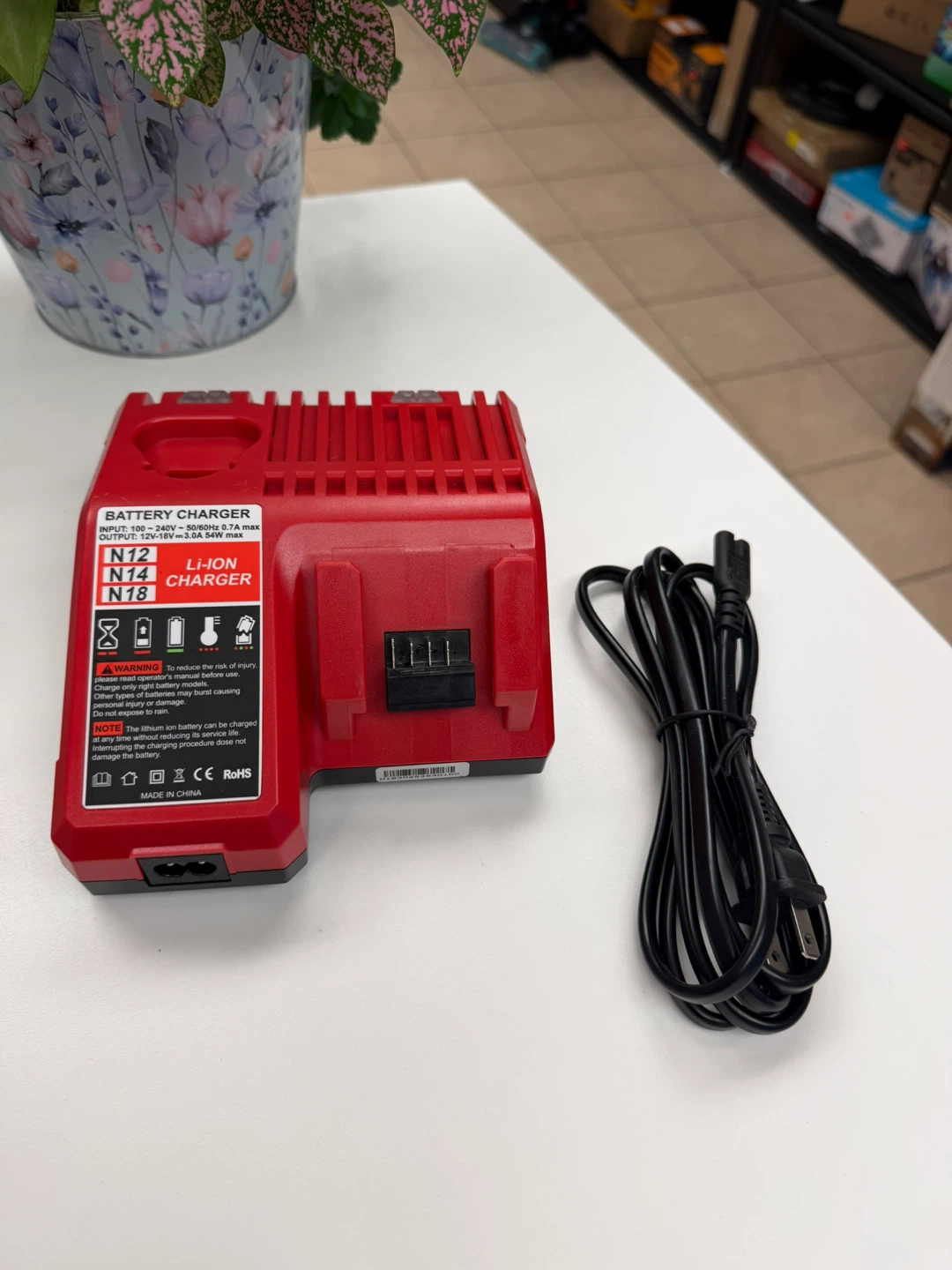 Milwaukee 12V-18V Lithium Ion Battery Charger