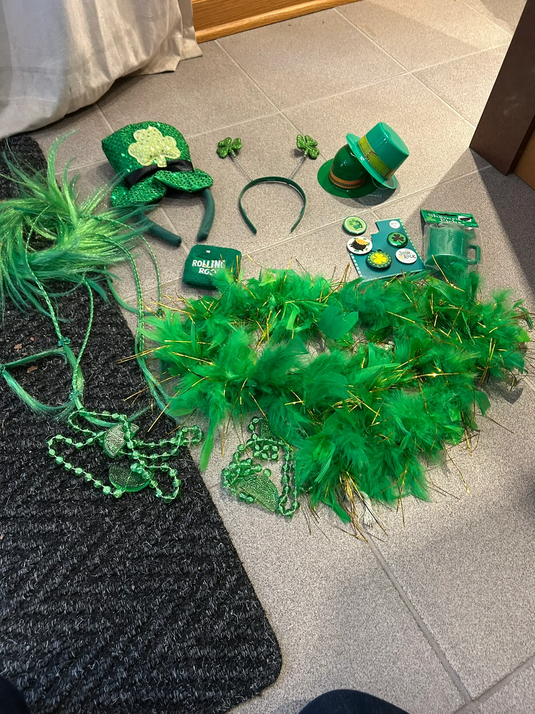 St. Patrick's Day Party Accessories Lot - photo 5