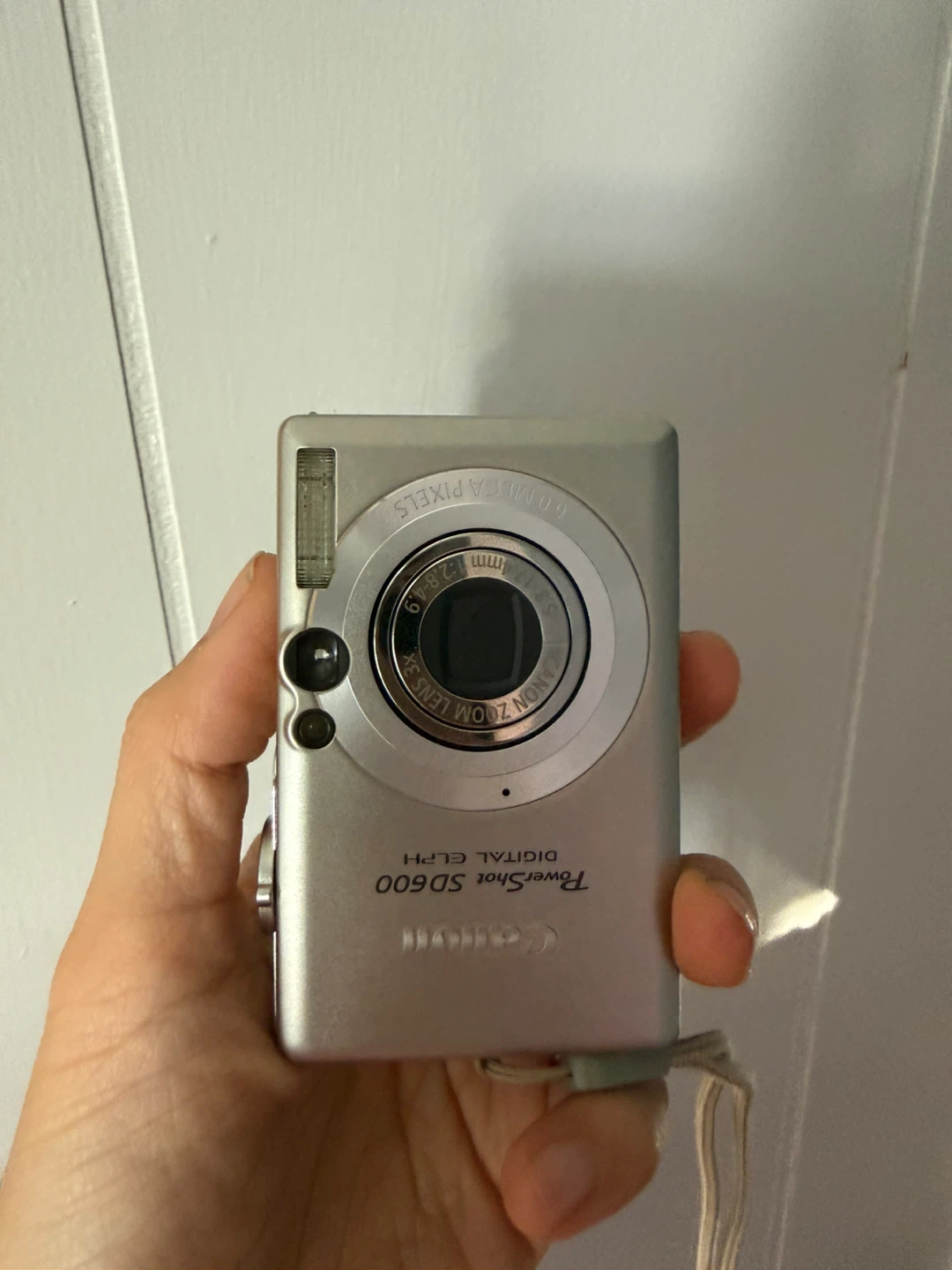 Canon PowerShot SD600 Digital ELPH Camera