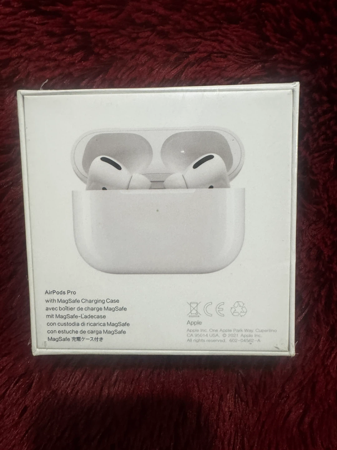 Apple AirPods Pro with MagSafe Charging Case - photo 2