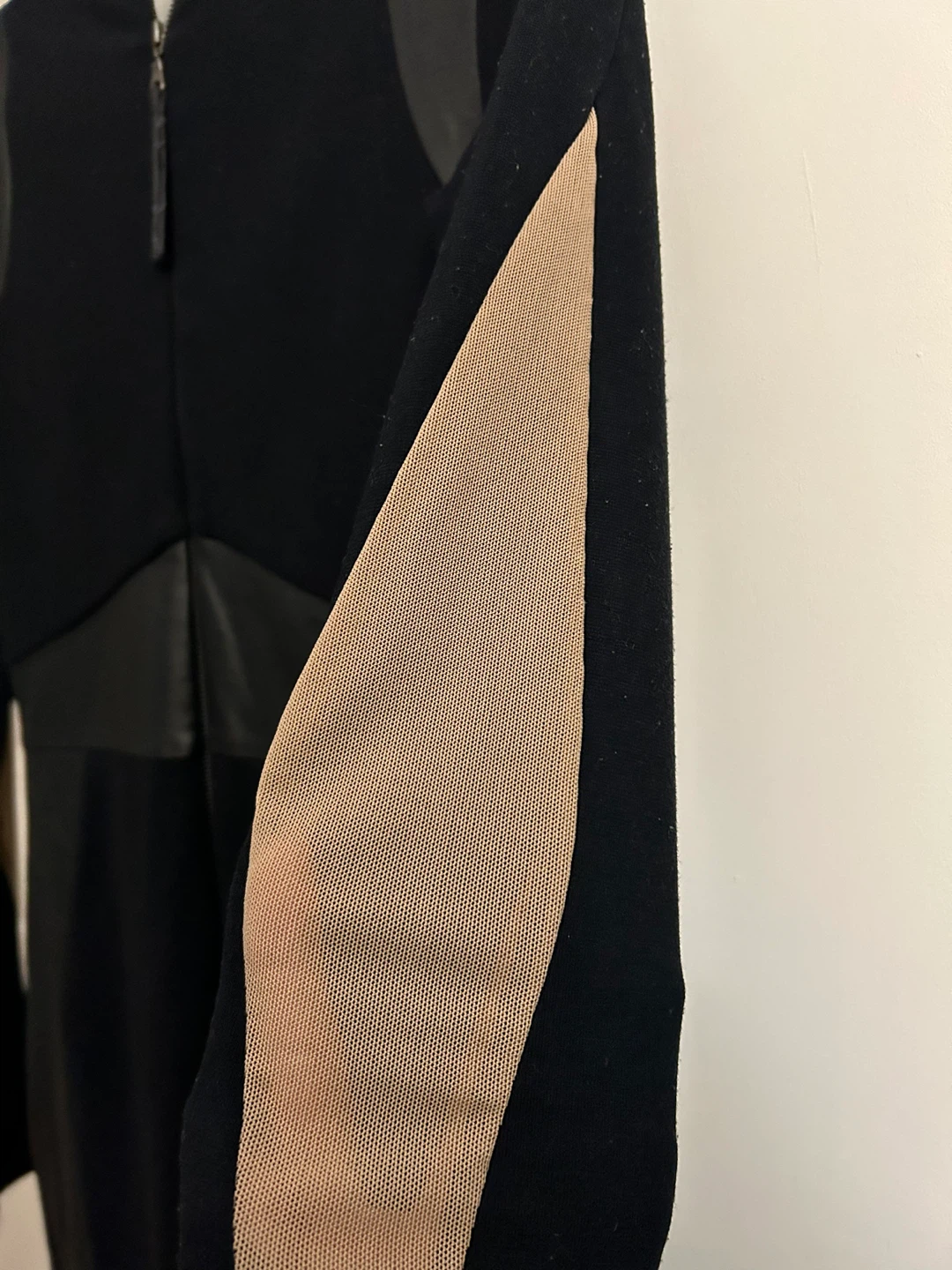 Black & Nude Panelled Dress. Nude mesh - Size M - photo 3
