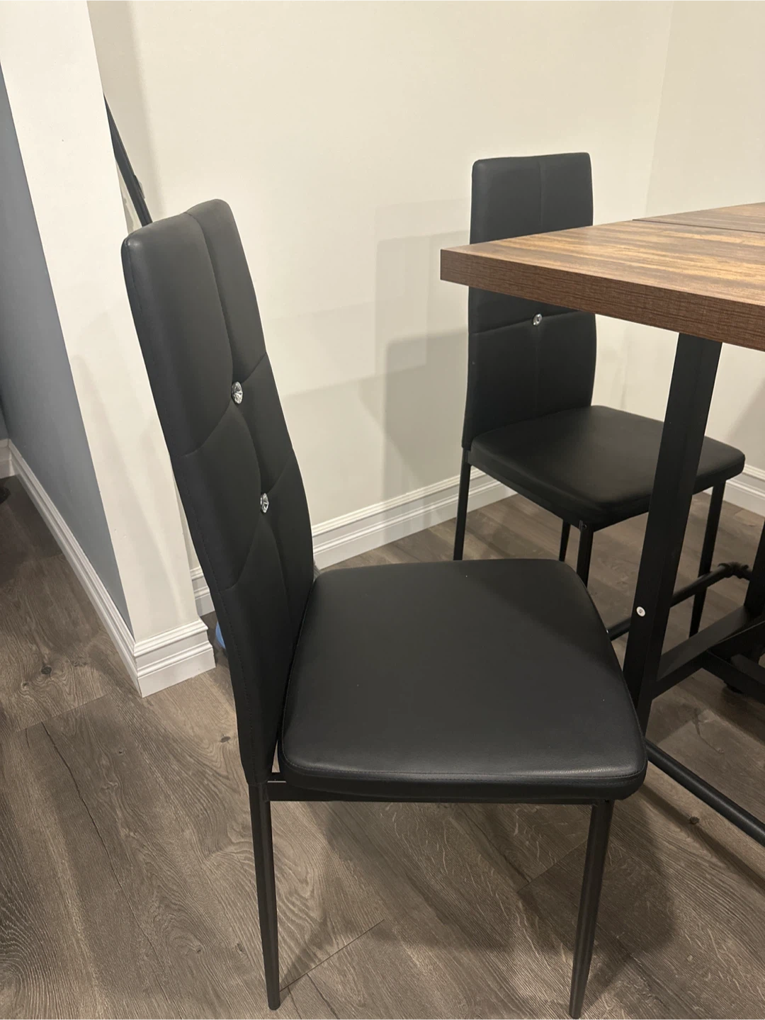 6 New Black Dining Chairs with Tufted Back - photo 4