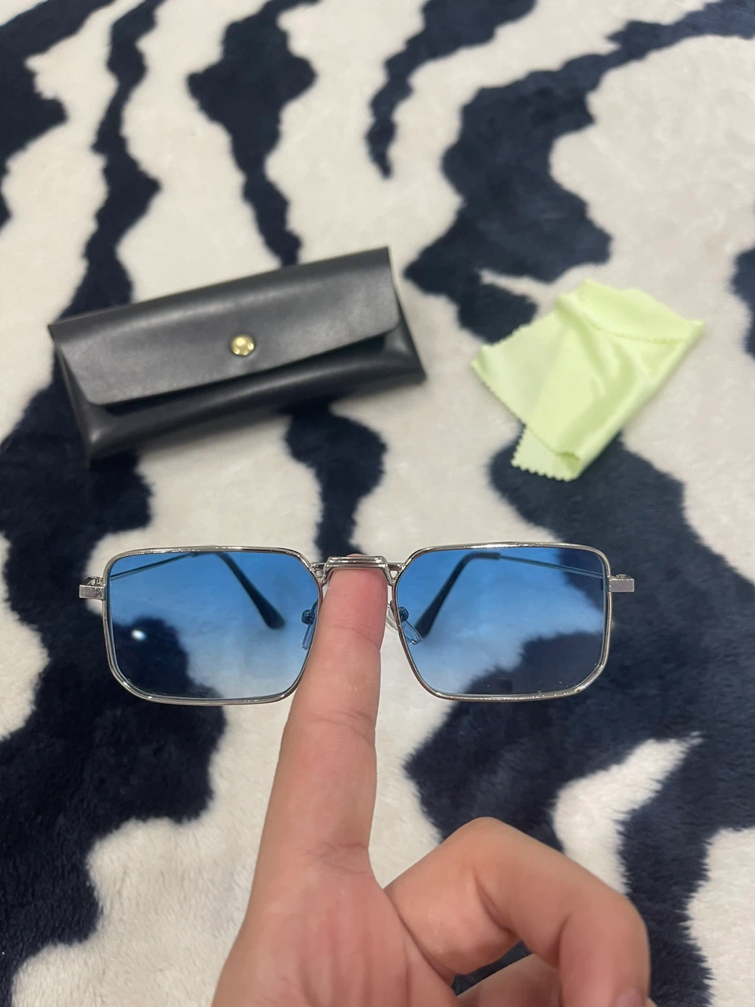 Square Sunglasses with Blue Gradient Lenses & Case - photo 3