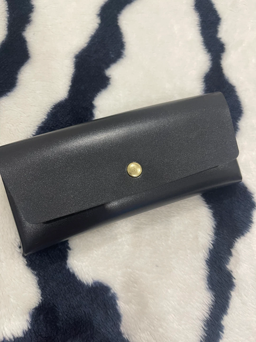 Square Sunglasses with Blue Gradient Lenses & Case