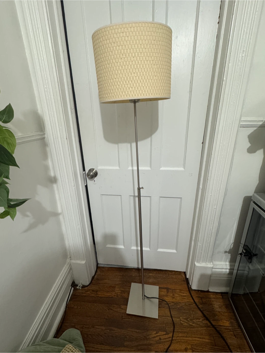 2 Woven Drum Shade Lamps: 1 Table lamp & 1 Floor lamp - photo 2