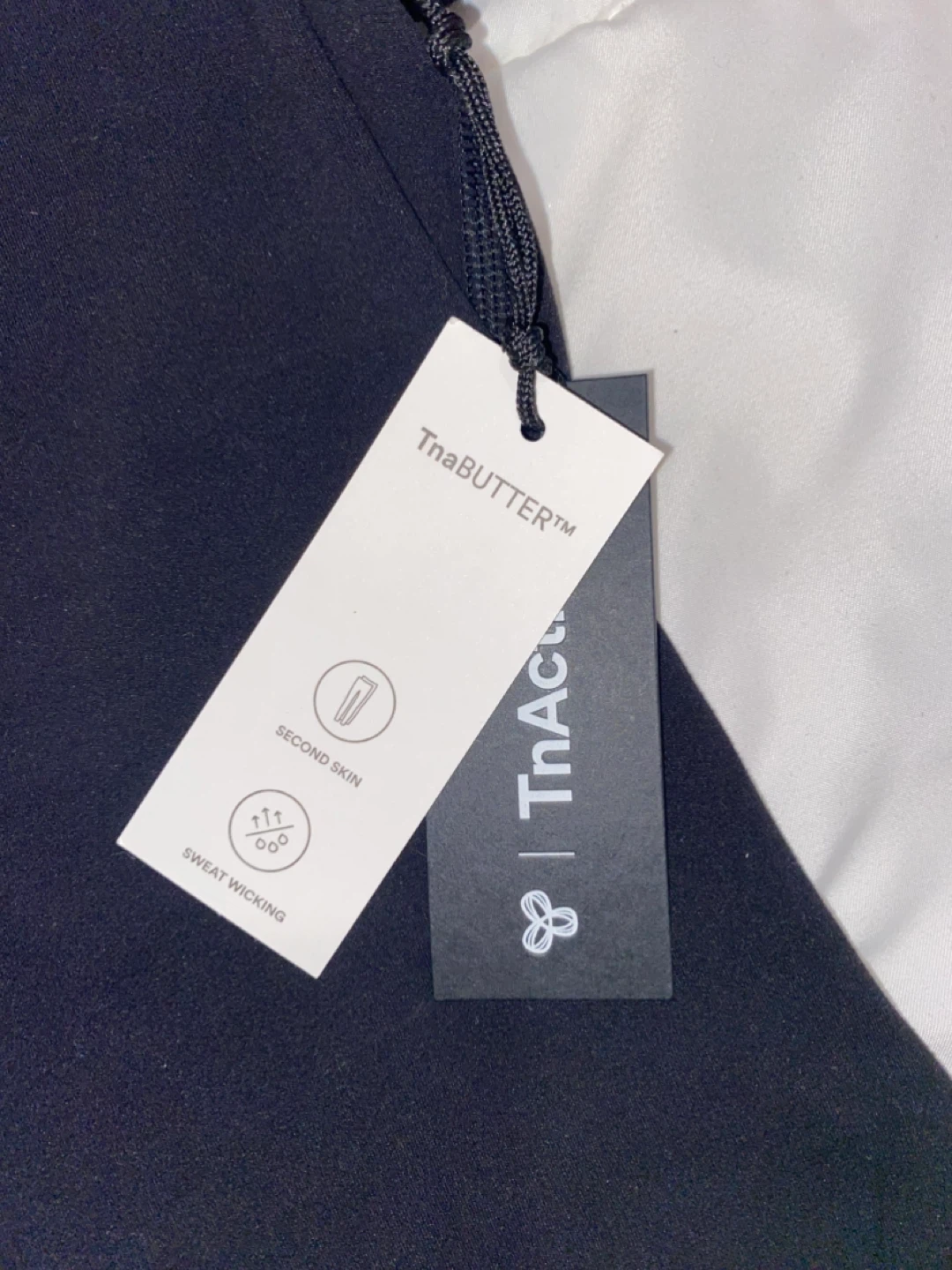 Aritzia butter essential t shirt - photo 5