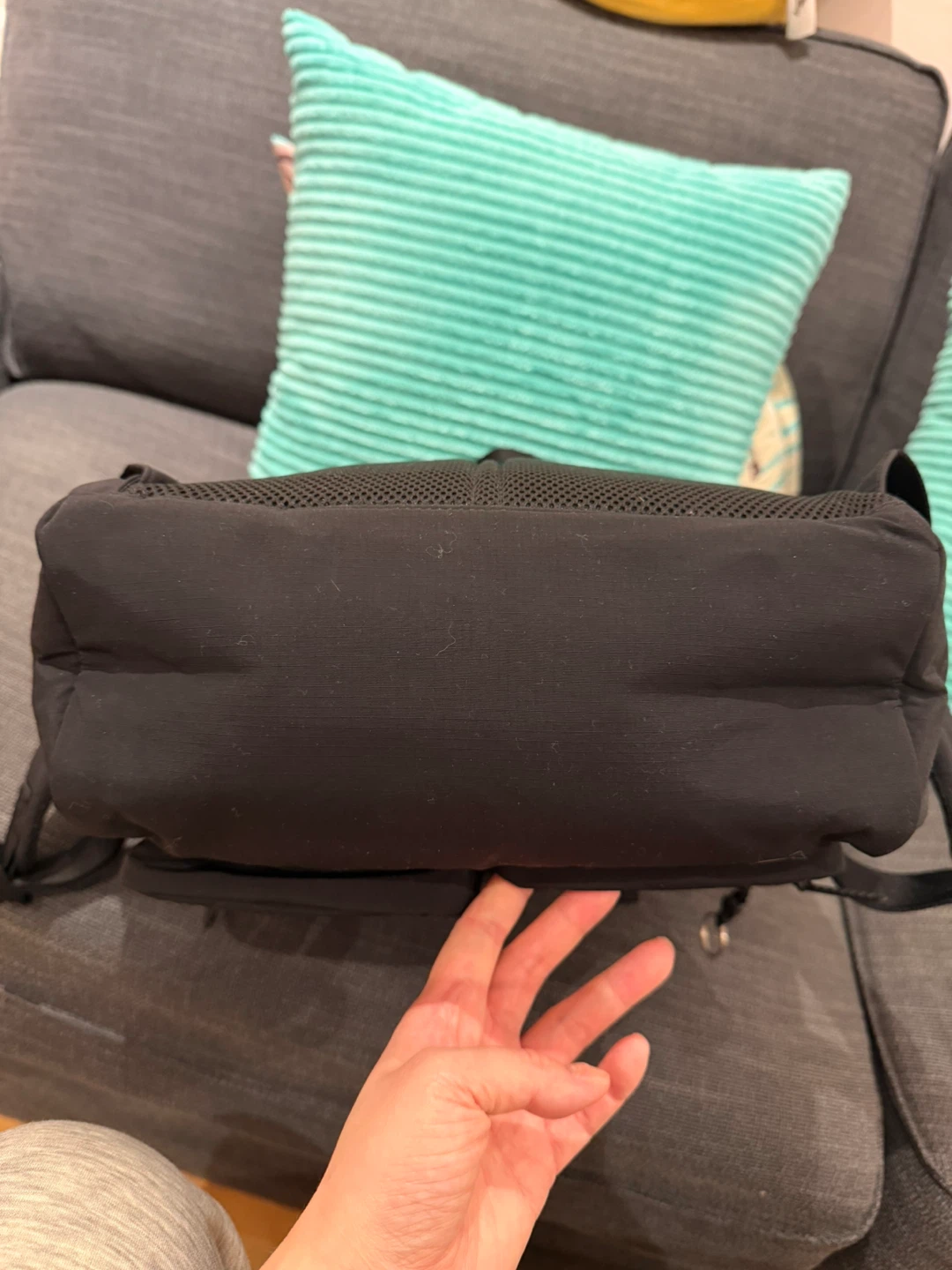 Uniglo Black Backpack - photo 4