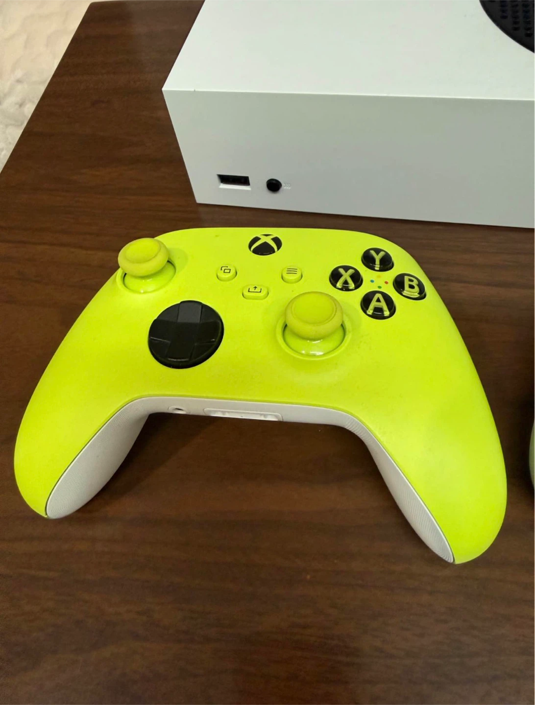 Xbox Series S with 3 controllers - photo 2