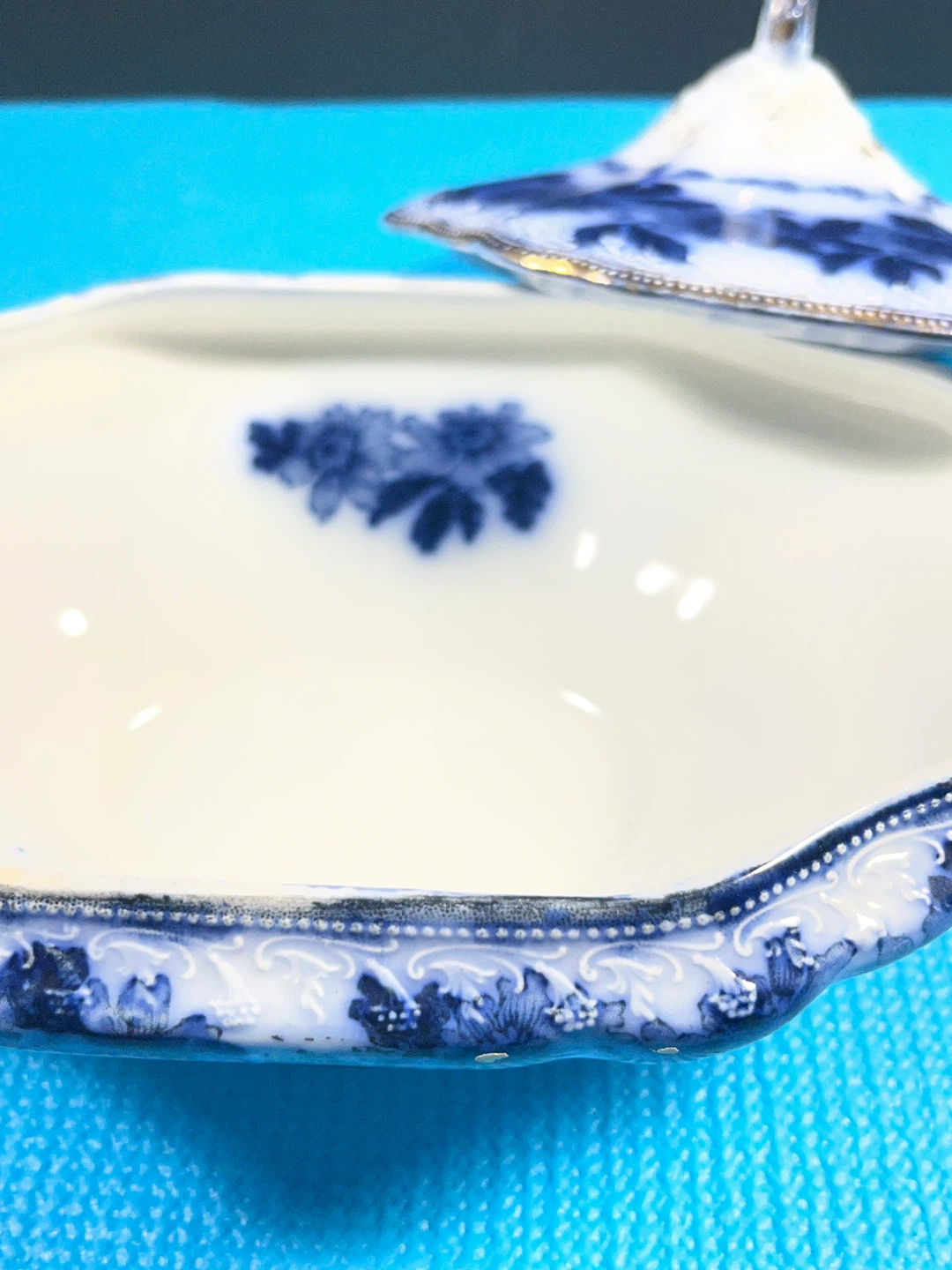 Wood & Son Royal Porcelain Tureen - photo 4