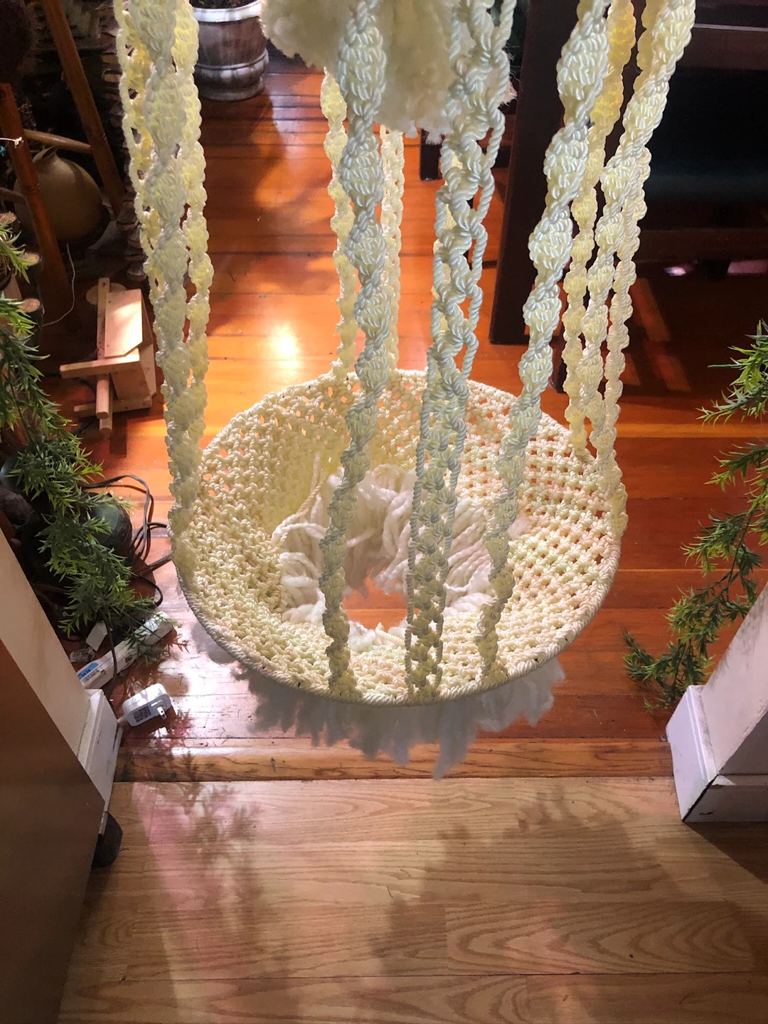 Vintage Macrame Plant Hanger. - photo 3