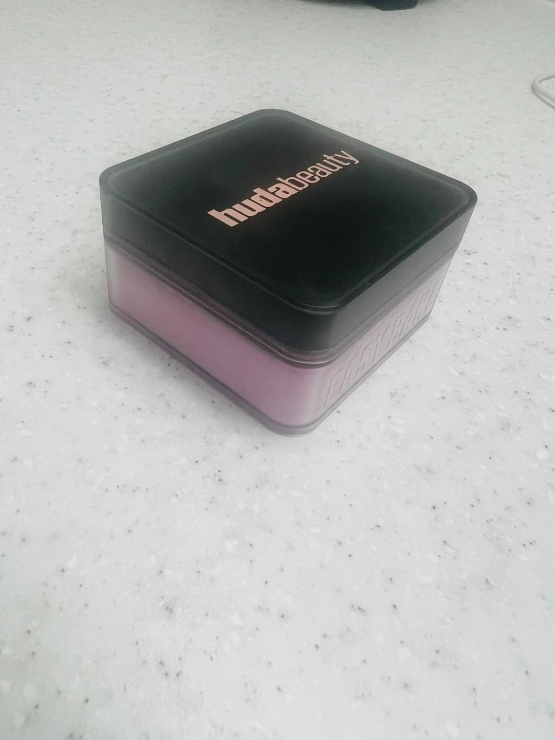 Huda Beauty Easy bake Powder