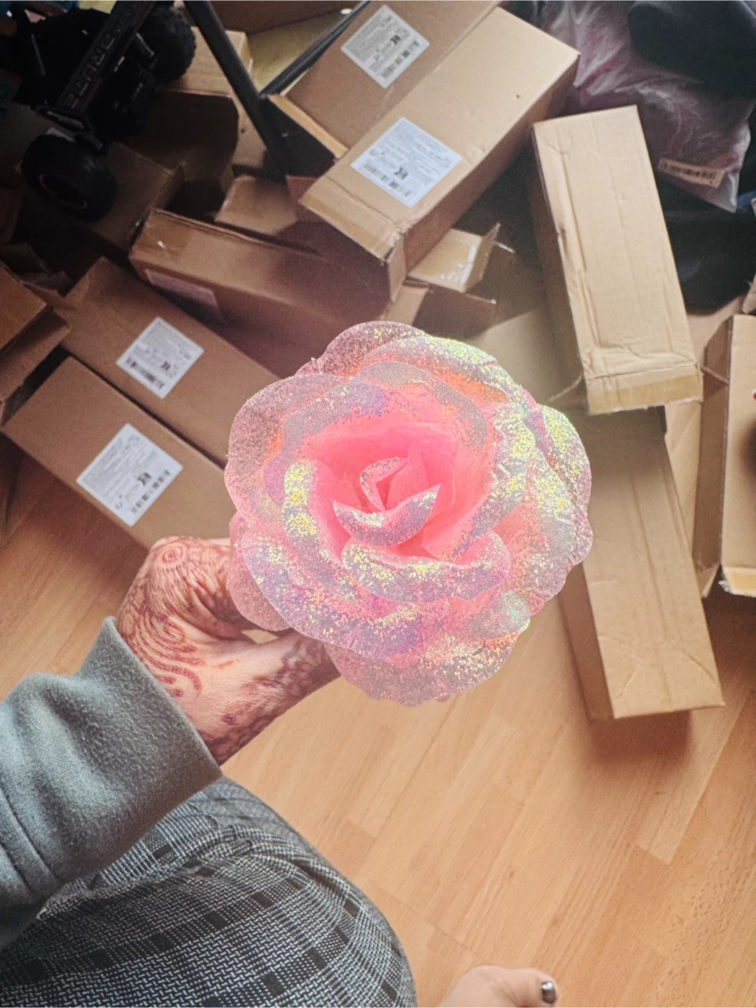 Golden Rose with "Love" Stand and Gift Box price is not $1 - photo 5