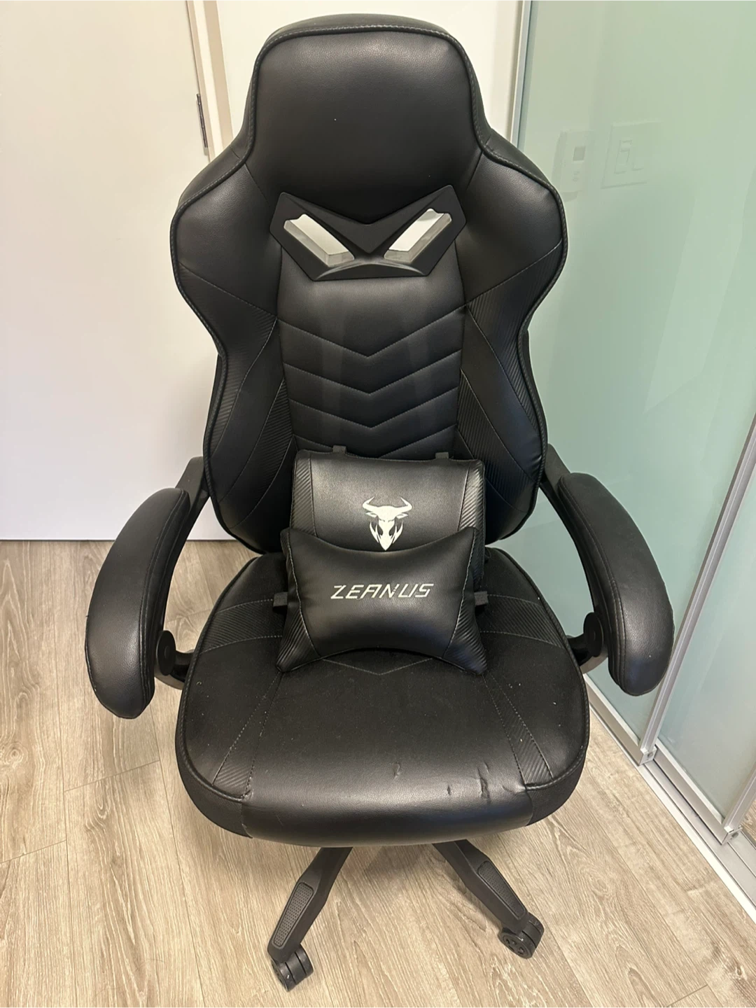 ZEANUS Gaming Chair
