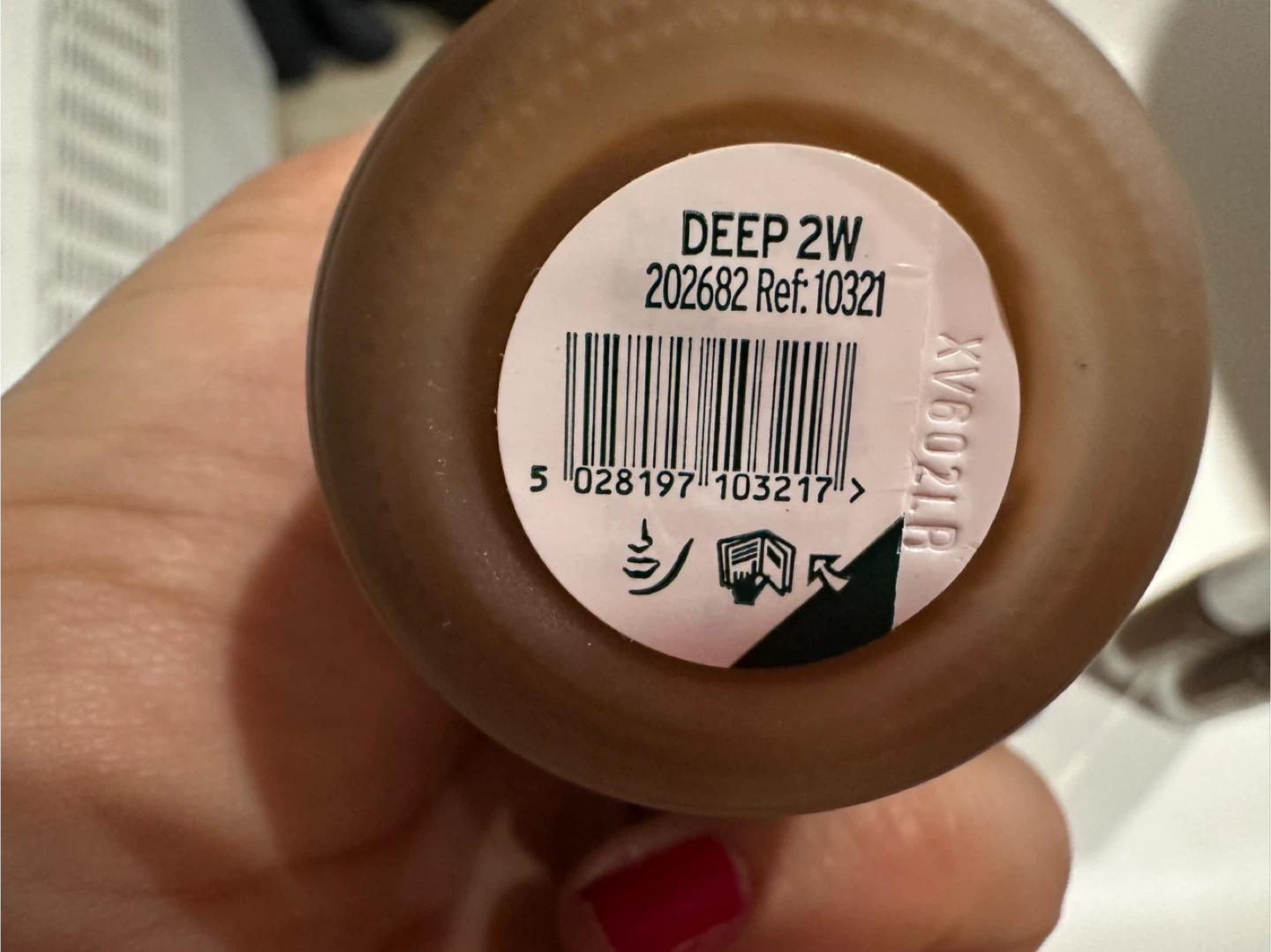 The Body Shop Vitamin C Concealer & Fresh Nude Foundation - photo 5