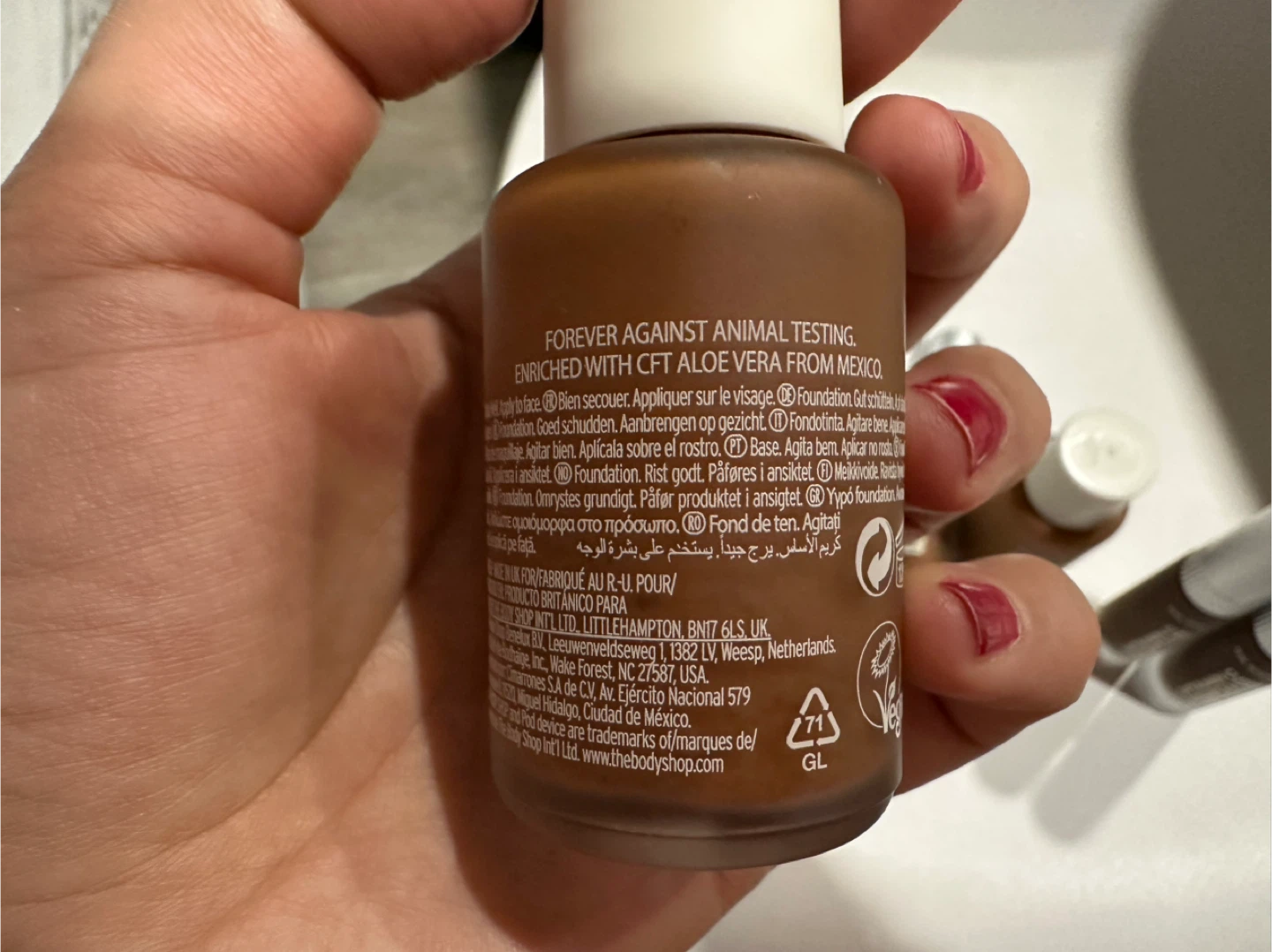 The Body Shop Vitamin C Concealer & Fresh Nude Foundation - photo 4