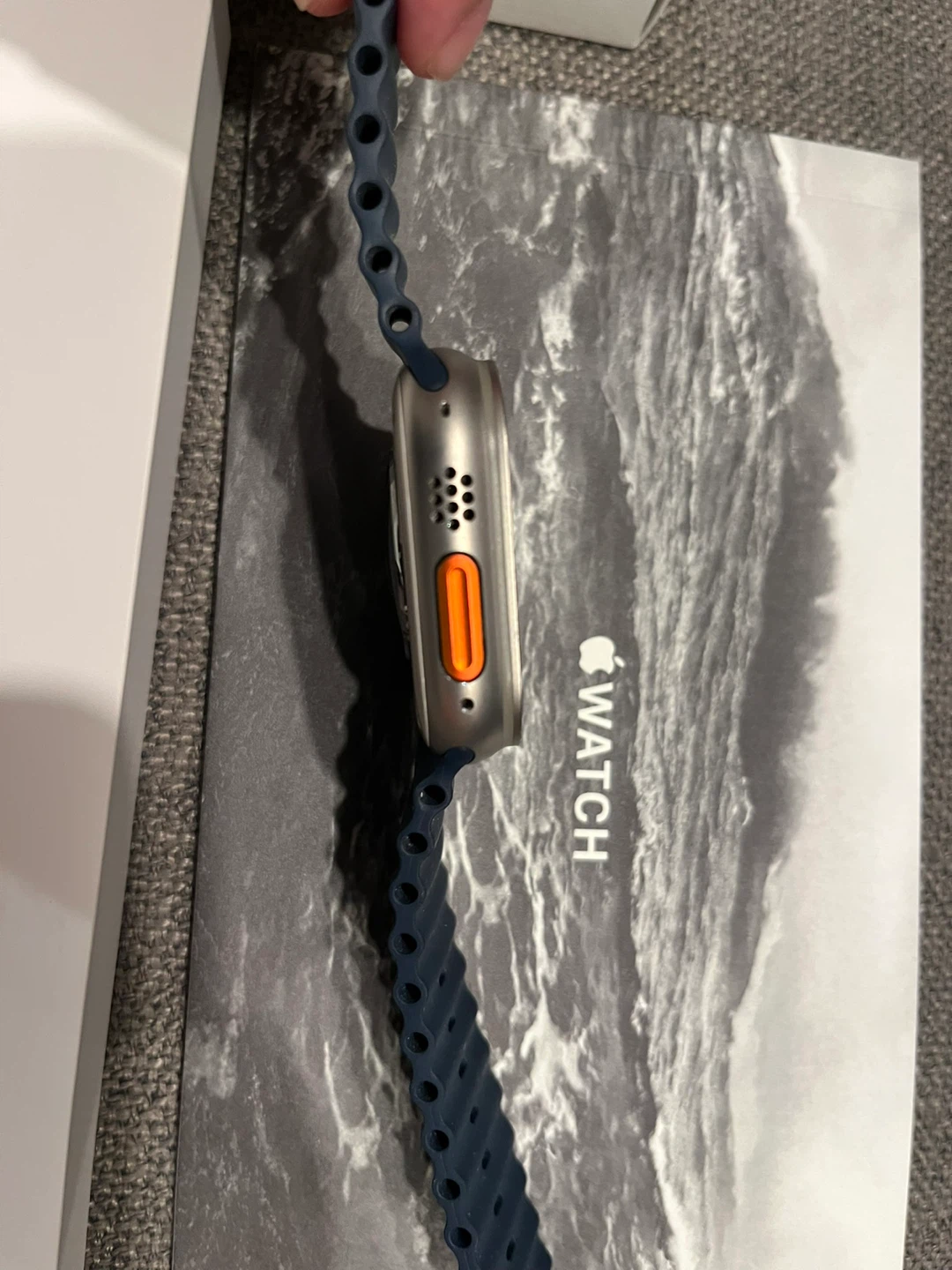 Apple Watch Ultra 2 (49mm Titanium) - Excellent Condition - photo 4