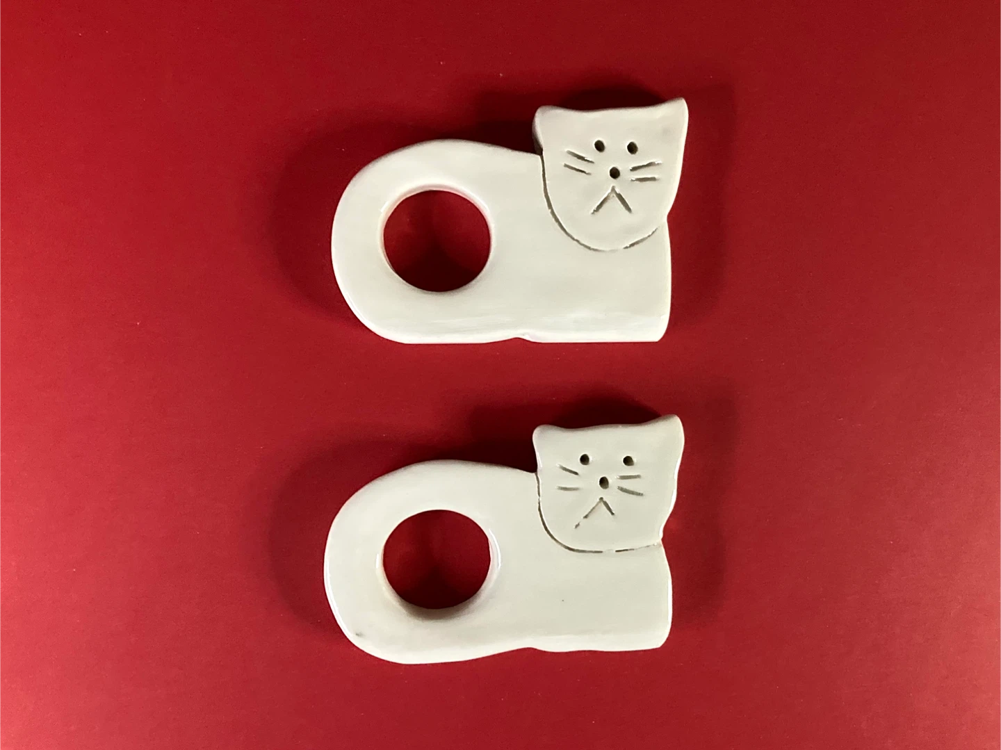 Set of 2 Cream Handmade Ceramic Cat Napkin Rings 🧡