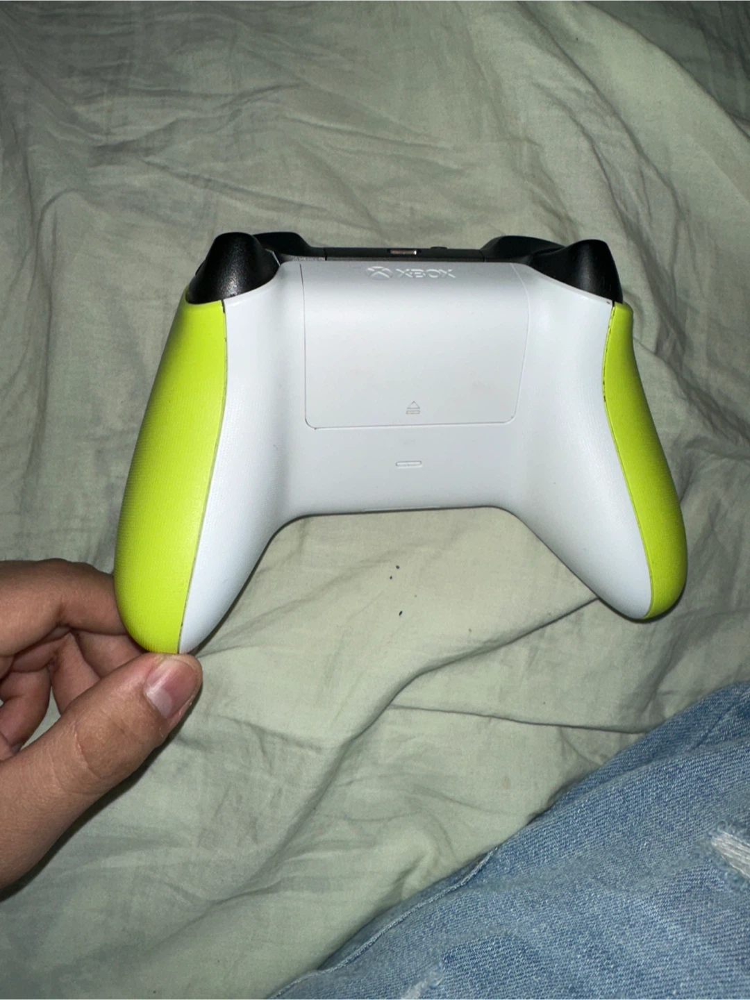 Xbox Wireless Controller - Electric Volt - photo 2