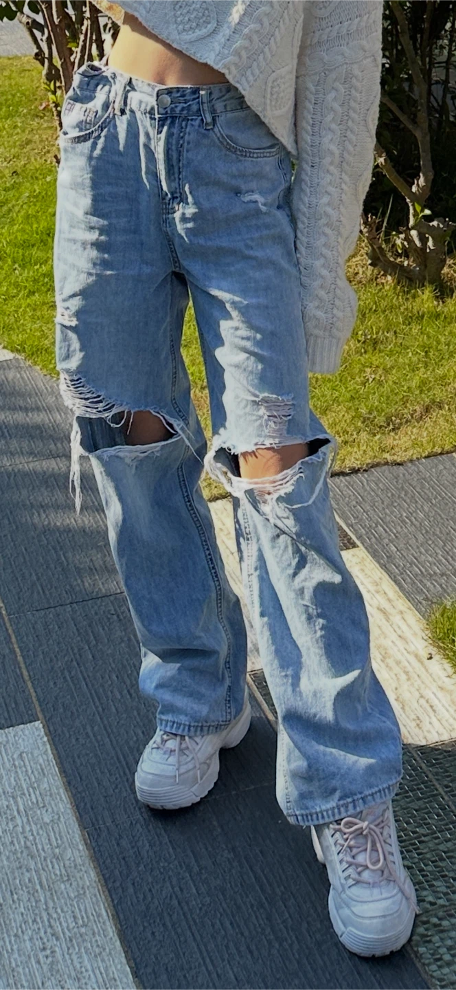 2XS Light Wash Distressed Denim Jeans