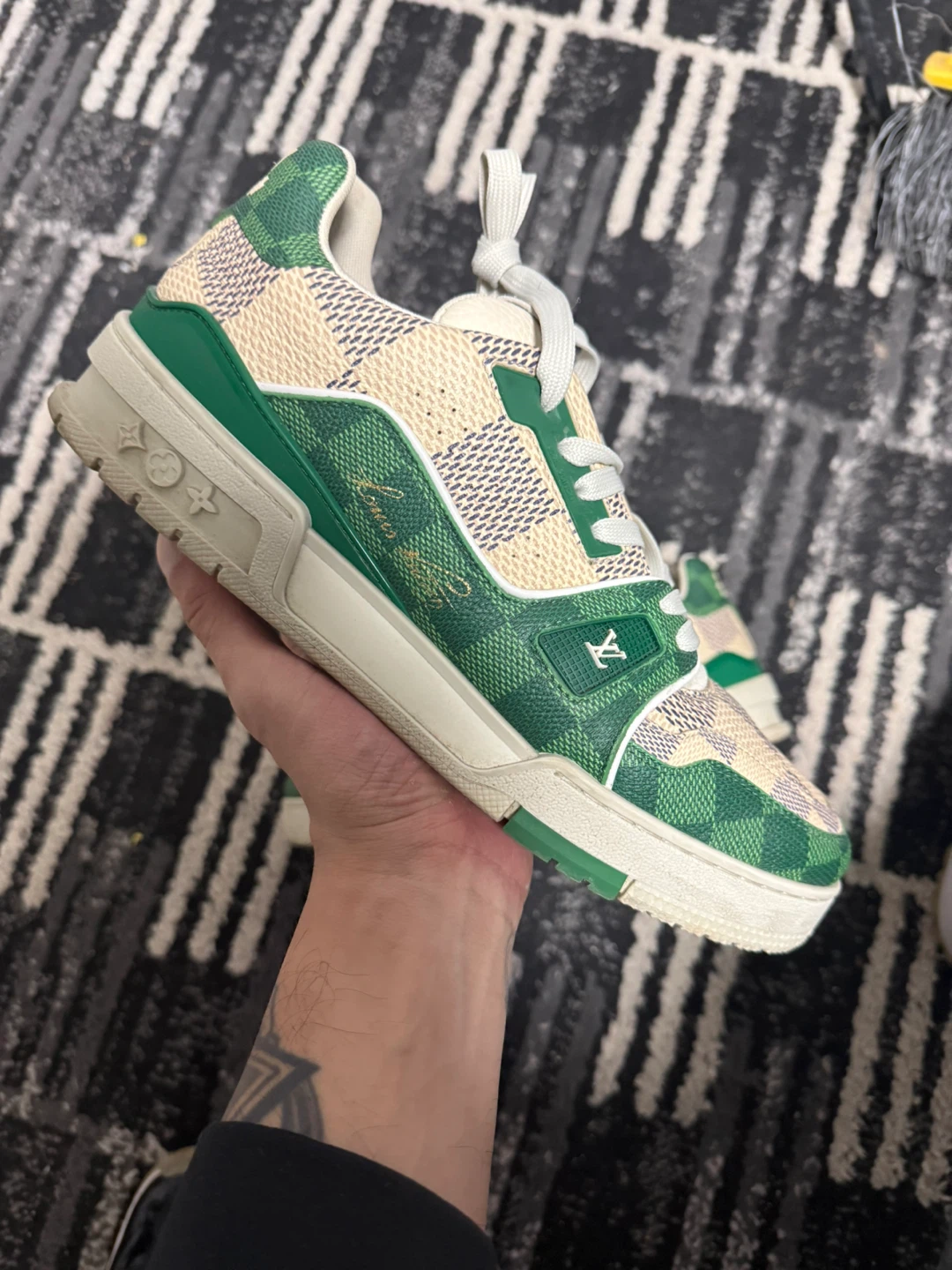 LOUIS VUITTON #54 GREEN DEMIER PRINT SIZE 8.5 US NO INSOLES