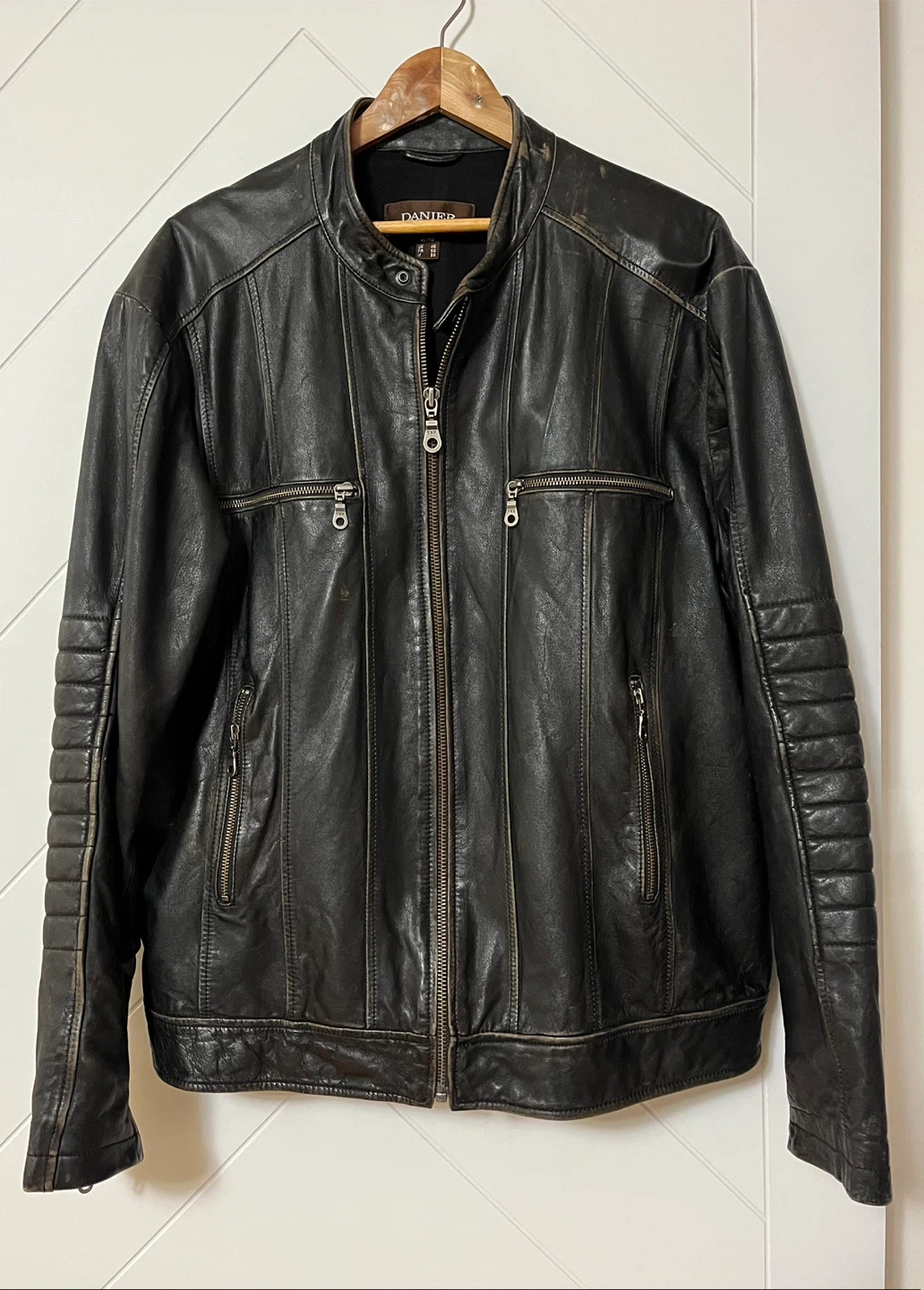 Danier Leather Jacket Men XL - photo 2