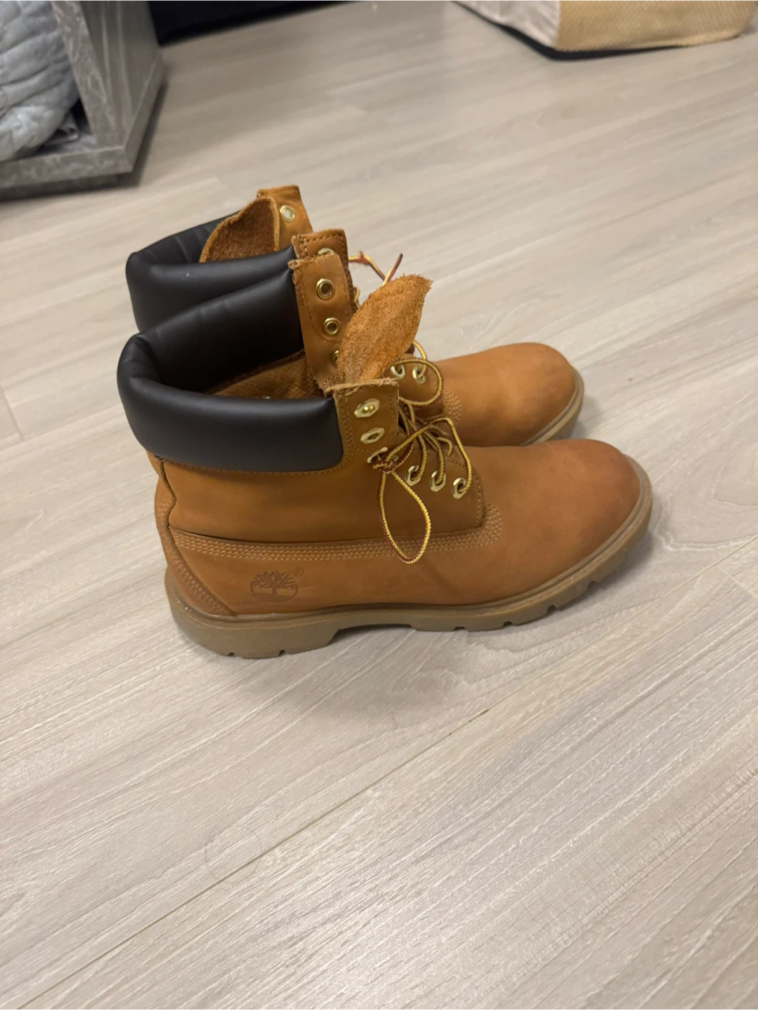 Timberland Classic Boots - Size 9 Men's