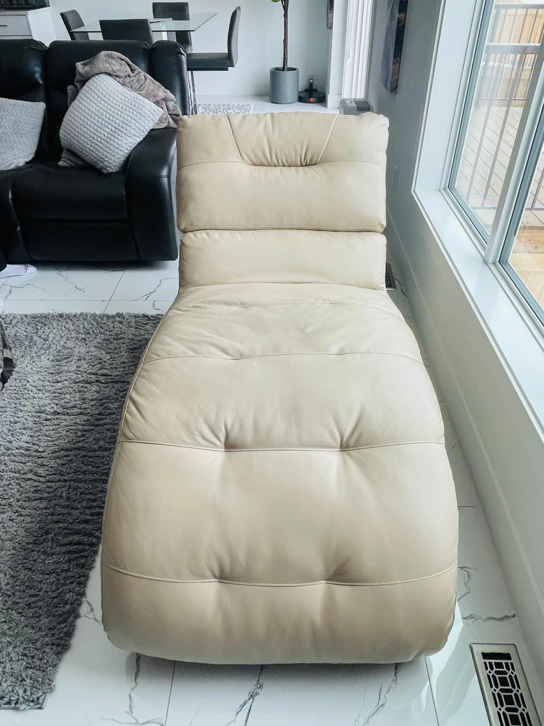Cream Leather Chaise Lounge - photo 3