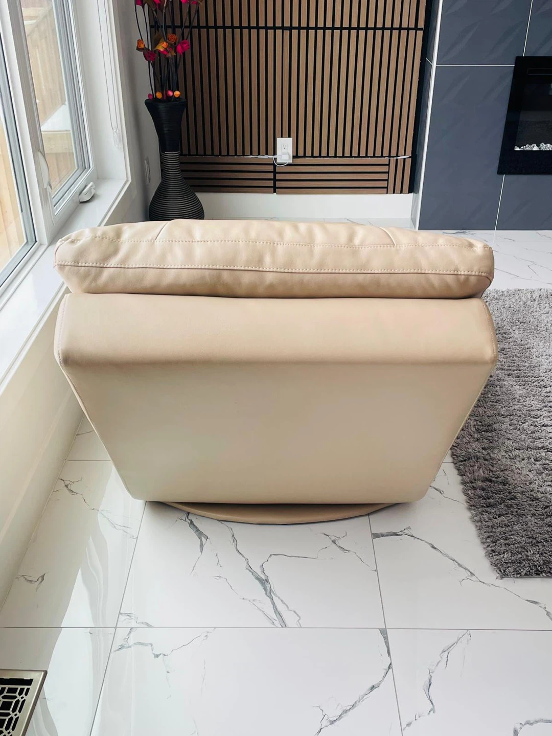 Cream Leather Chaise Lounge - photo 4