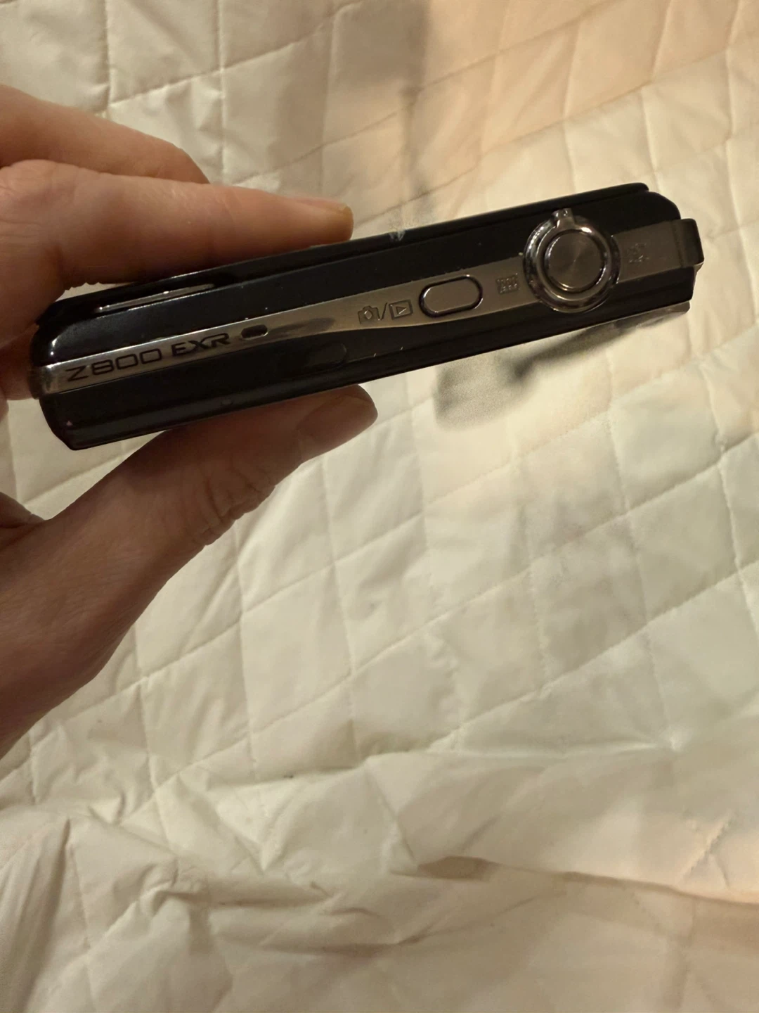 Fujifilm FinePix Z900 EXR Digital Camera - photo 3