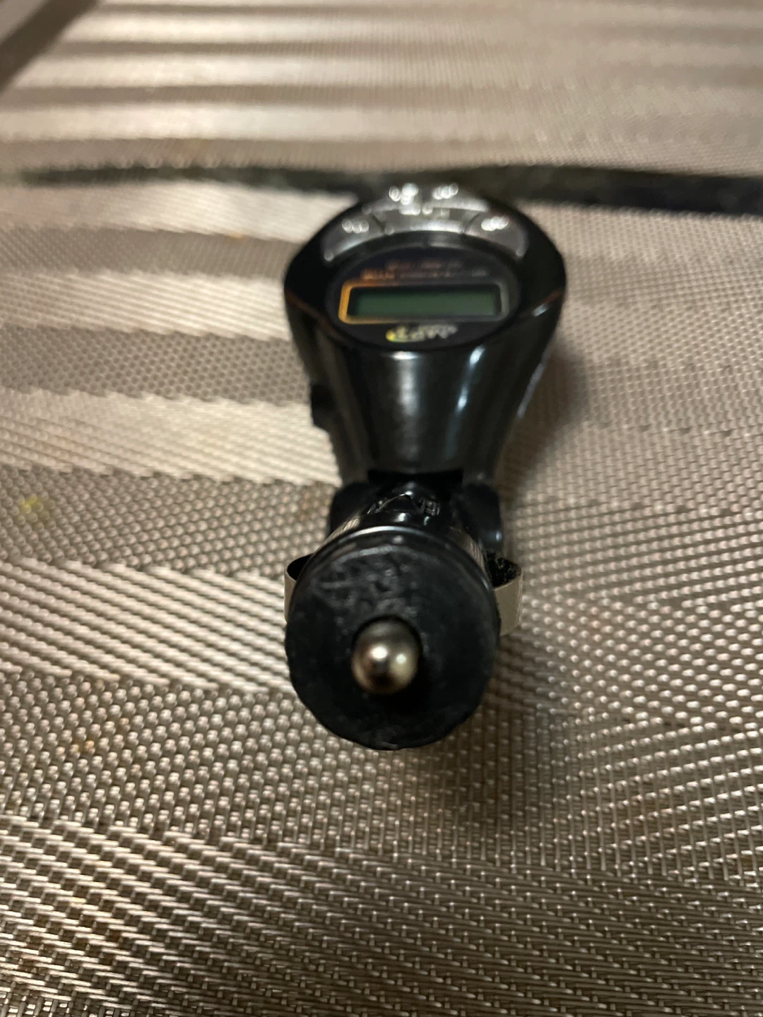 MP3 FM Modulator SD MMC USB Car Charger - photo 3