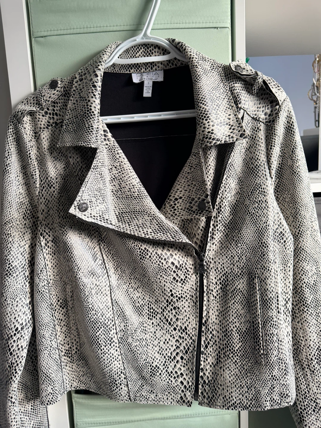 Sofia Jeans by Sofia Vergara Snake Print Moto Jacket - photo 3