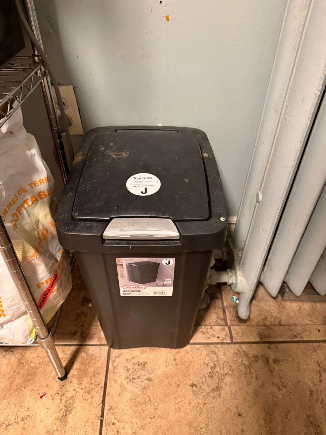 Sterilite TouchTop Waste Basket - photo 3