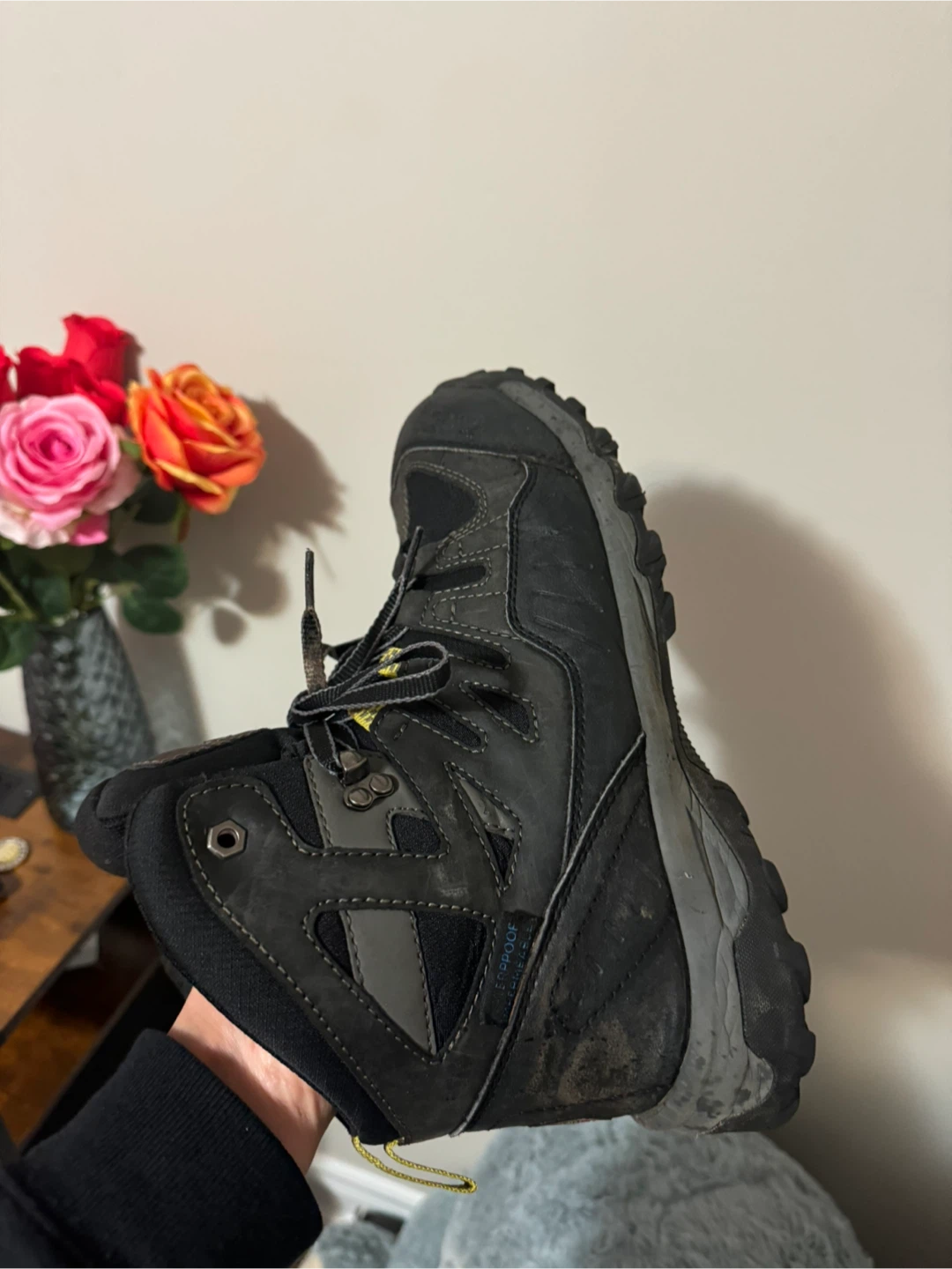 Keen construction (safety)boots (size 9)