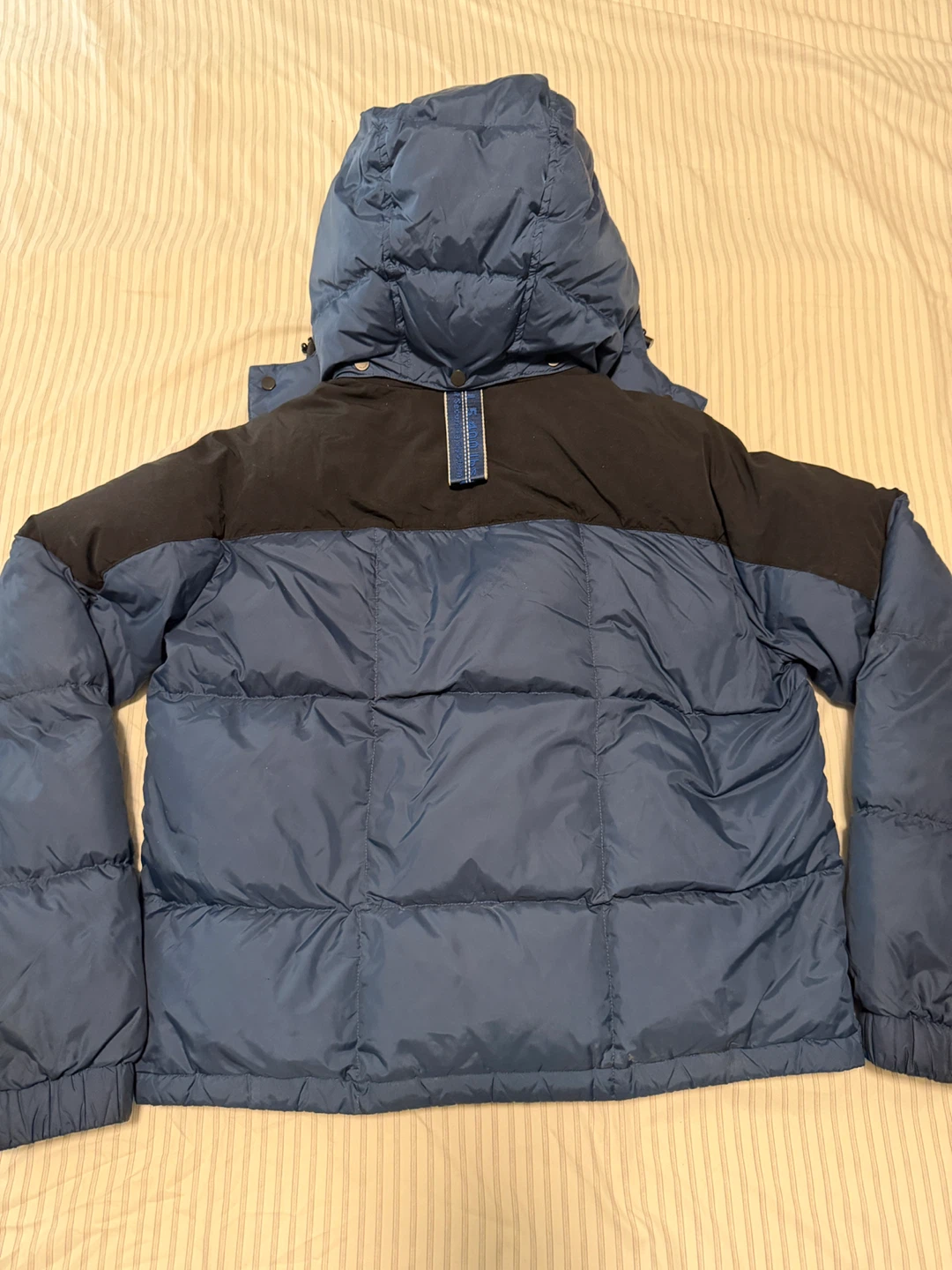 Off-White Puffer Jacket - photo 2