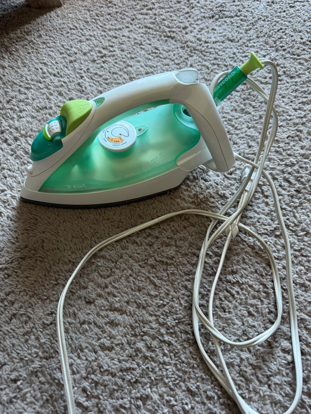 T-FAL - STEAM IRON ULTRAGLIDE EASYCORD USER MANUALS - photo 2