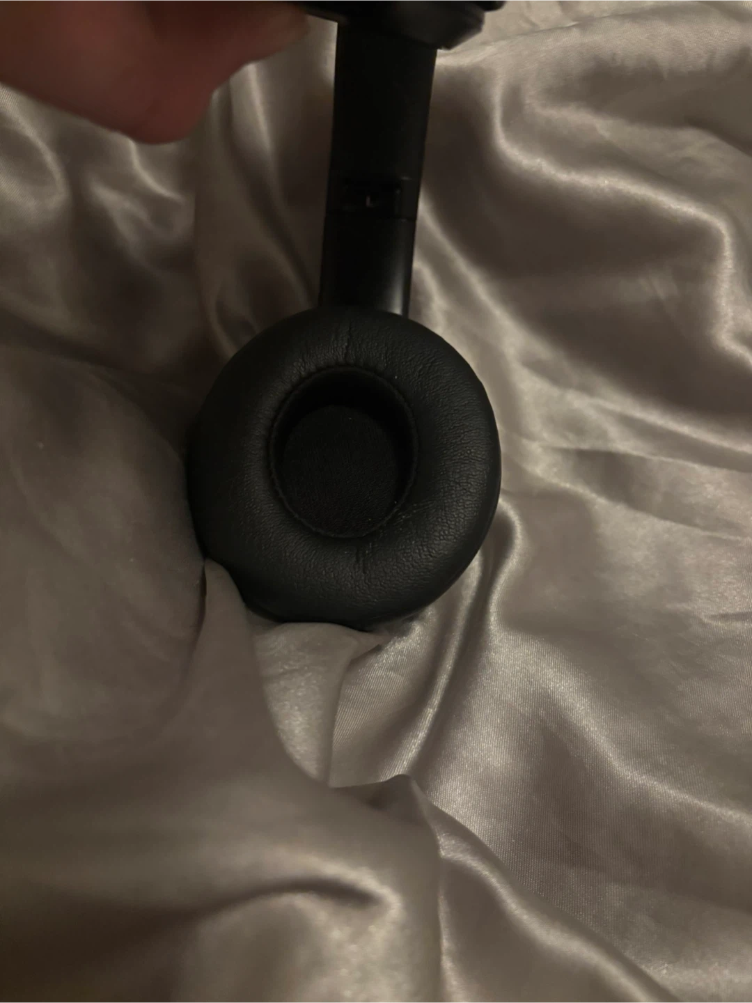 Beats Solo3 Wireless On-Ear Headphones - photo 5
